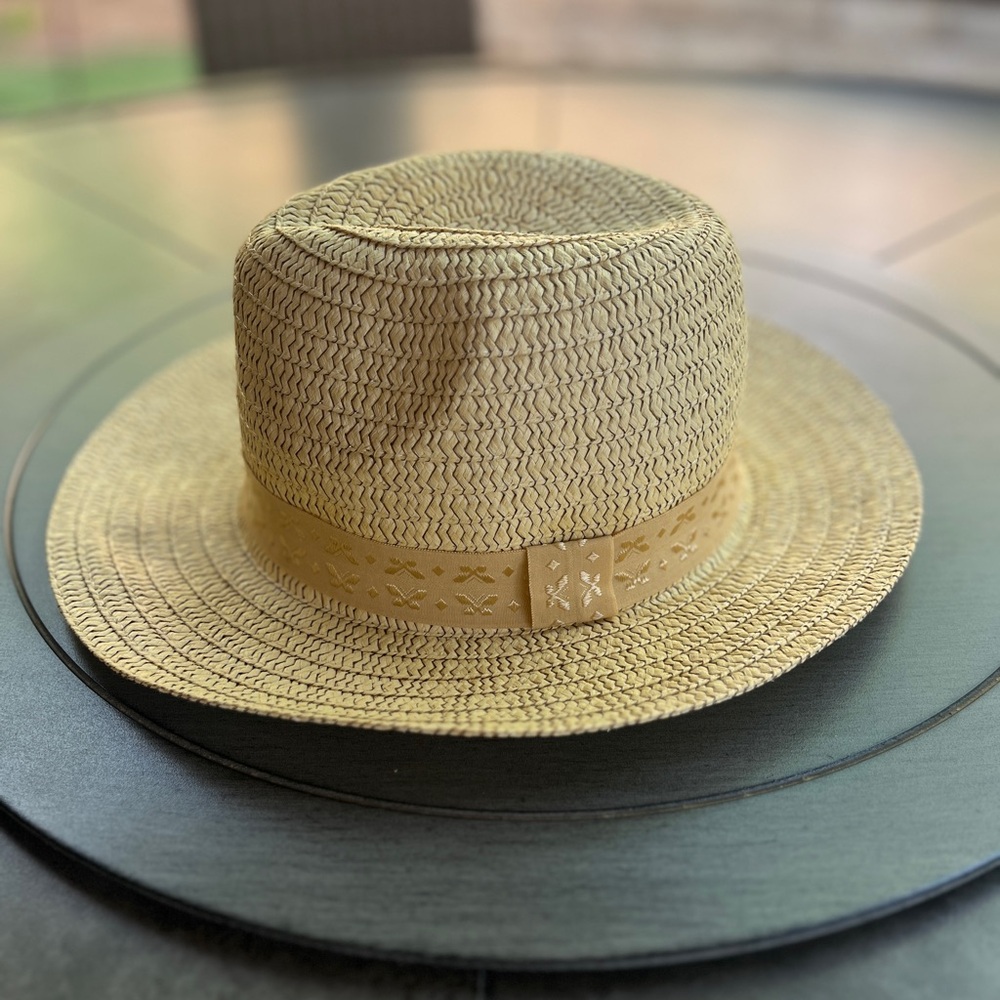 Stylish Tan Straw Hat w butterfly ribbon